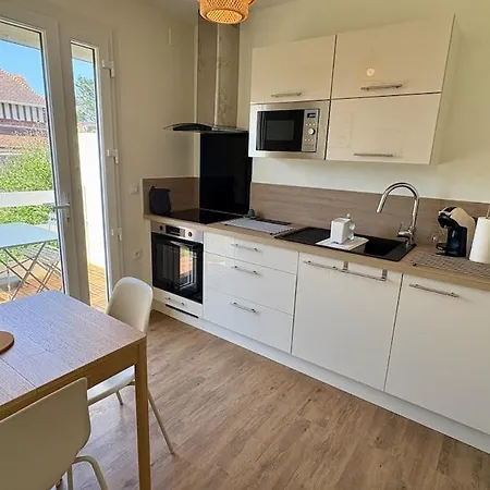 펜션 La Douce Parenthese - Maisonnette Confortable A 50m De La Bernières-sur-Mer