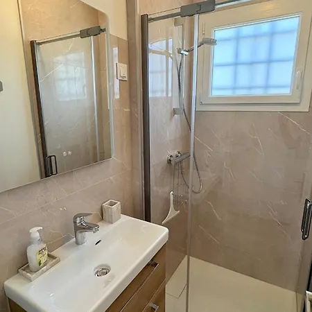 펜션 La Douce Parenthese - Maisonnette Confortable A 50m De La Bernières-sur-Mer